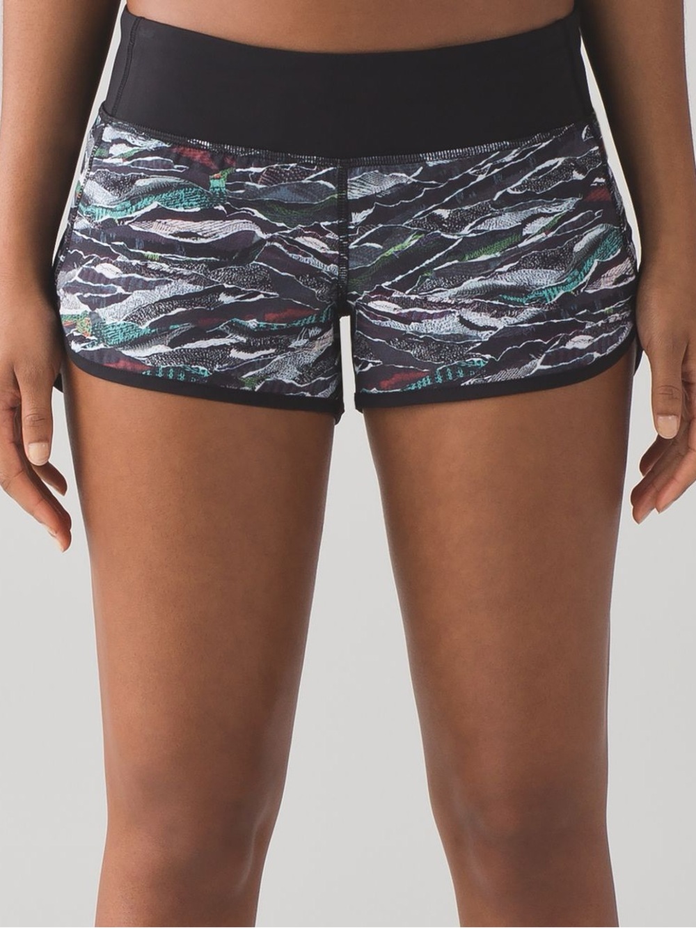 Lululemon speed up shorts 2.5”